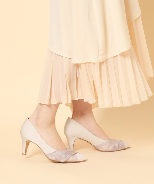 ESPERANZA(エスペランサ)の「クロスシフォンリボンパンプス(パンプス・レディース・アイボリー系2/グレー系2/ブラック系2・22.5cm/23.0cm/23.5cm/24.0cm/24.5cm)」の5枚目の写真