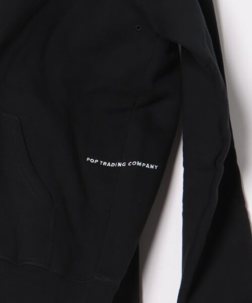 POP TRADING COMPANY(ポップトレーディングカンパニー)の「Pop Trading Company/ポップトレーディングカンパニー スウェット/パーカー LOGO HOODED SWEAT(パーカー・メンズ・ブラック・M/L)」の3枚目の写真