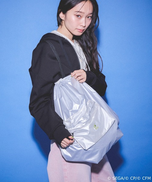 JEANASIS（ジーナシス）の「【 プロジェクトセカイ×ZOZOTOWN】Leo/need リバーシブルナップサック/639878（バックパック/リュック・レディース・グリーン系その他/イエロー/グリーン/ピンク/イエロー系その他/ブルー・FREE）」の2枚目の写真