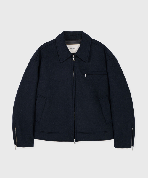 KIIMUIR(キミュア)の「ミニマルウールカラードジャケット_ネイビー(スタジャン・レディース・ネイビー・MEDIUM/LARGE)」の1枚目の写真