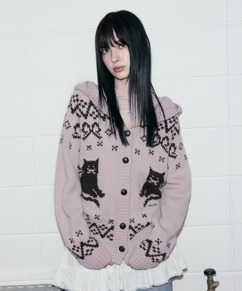 ROLAROLA(ロラロラ)の「CAT JACQUARD HOODIE CARDIGAN PINK(カーディガン/ボレロ・レディース・ピンク・FREE)」の1枚目の写真