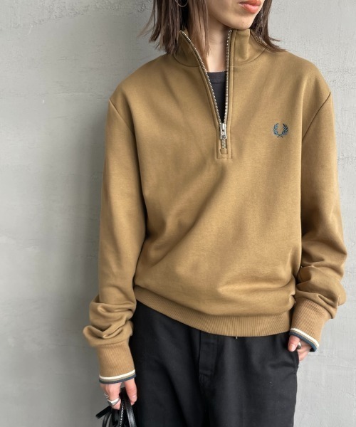 FRED PERRY（フレッドペリー）の「[FRED PERRY/フレッドペリー] ワンポイント刺繍ロゴ ハーフジップスウェット M3574（スウェット・レディース・アイボリー/ブルー系/ボルドー/キャメル/グリーン/ダークグリーン/グレー/グレイッシュベージュ・S/L/M/XL）」の7枚目の写真