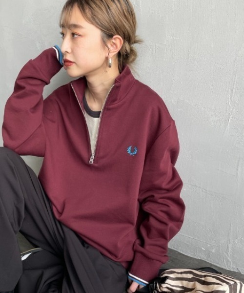 FRED PERRY（フレッドペリー）の「[FRED PERRY/フレッドペリー] ワンポイント刺繍ロゴ ハーフジップスウェット M3574（スウェット・レディース・アイボリー/ブルー系/ボルドー/キャメル/グリーン/ダークグリーン/グレー/グレイッシュベージュ・S/L/M/XL）」の8枚目の写真