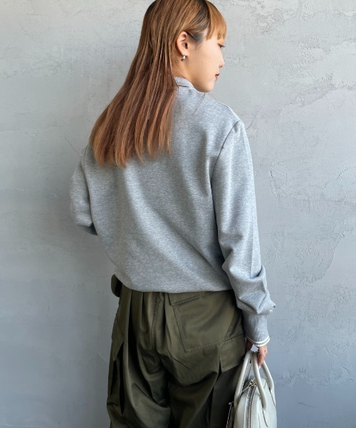 FRED PERRY（フレッドペリー）の「[FRED PERRY/フレッドペリー] ワンポイント刺繍ロゴ ハーフジップスウェット M3574（スウェット・レディース・アイボリー/ブルー系/ボルドー/キャメル/グリーン/ダークグリーン/グレー/グレイッシュベージュ・S/L/M/XL）」の9枚目の写真