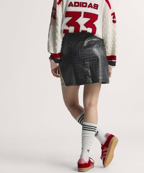 adidas（アディダス）の「プレザー ミニ スカート / アディダスオリジナルス adidas Originals（スカート・レディース・レッド/ブラック・XX-LARGE/LARGE/MEDIUM/SMALL/X-LARGE/X-SMALL）」の3枚目の写真