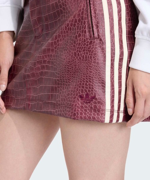 adidas（アディダス）の「プレザー ミニ スカート / アディダスオリジナルス adidas Originals（スカート・レディース・レッド/ブラック・XX-LARGE/LARGE/MEDIUM/SMALL/X-LARGE/X-SMALL）」の16枚目の写真