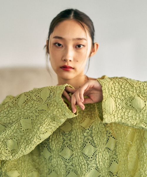 LEPSIM（レプシィム）の「総レース長袖プルオーバー　636862（Tシャツ/カットソー・レディース・オフホワイト/イエロー系その他/ブラック・FREE）」の18枚目の写真