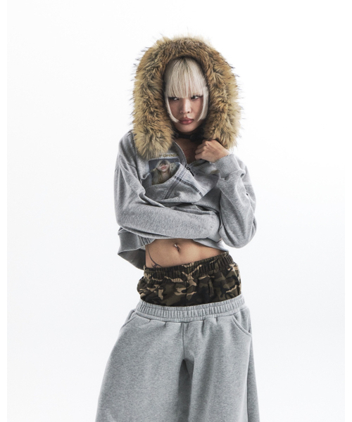 KAIYA(カイヤ)の「id card fur hooded zip up-cream(パーカー・レディース・その他・FREE)」の2枚目の写真