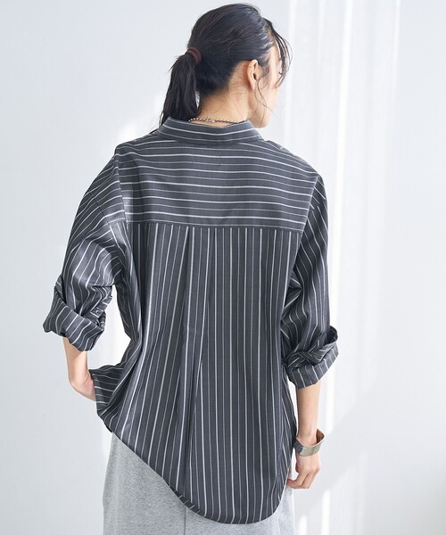 PENNEYS(ぺニーズ)の「【PENNEYS(ぺニーズ)別注】ストライプシャツ(シャツ/ブラウス・レディース・ライトブルー/ダークグレー/オフホワイト・M/L)」の4枚目の写真