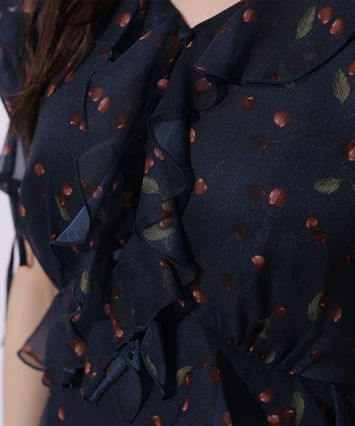 Rirandture（リランドチュール）の「チェリープリント楊柳ワンピース（ワンピース・レディース・ネイビー/オフホワイト・2/1）」の18枚目の写真