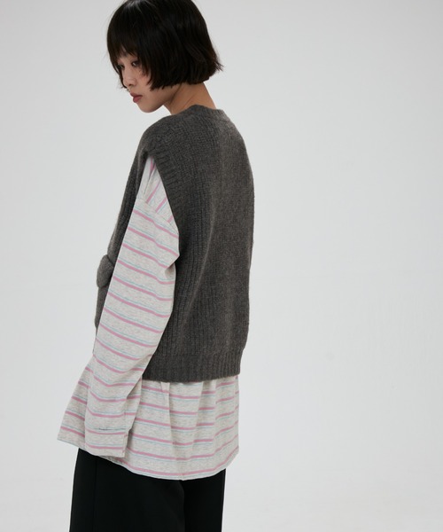 full/fill.(フルフィル)の「pocket wide knit vest / ポケット付きワイドニットベスト(ベスト・レディース・ダークグレー/アイボリー・FREE)」の6枚目の写真