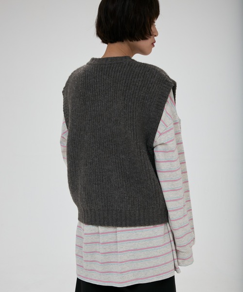 full/fill.(フルフィル)の「pocket wide knit vest / ポケット付きワイドニットベスト(ベスト・レディース・ダークグレー/アイボリー・FREE)」の5枚目の写真