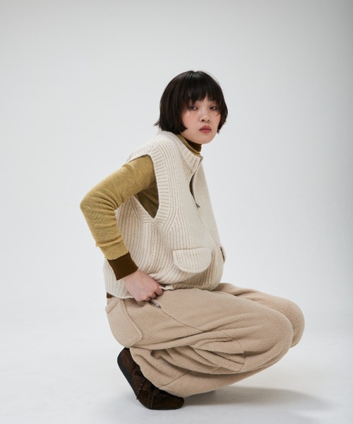 full/fill.(フルフィル)の「pocket wide knit vest / ポケット付きワイドニットベスト(ベスト・レディース・ダークグレー/アイボリー・FREE)」の18枚目の写真