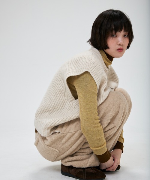 full/fill.(フルフィル)の「pocket wide knit vest / ポケット付きワイドニットベスト(ベスト・レディース・ダークグレー/アイボリー・FREE)」の19枚目の写真
