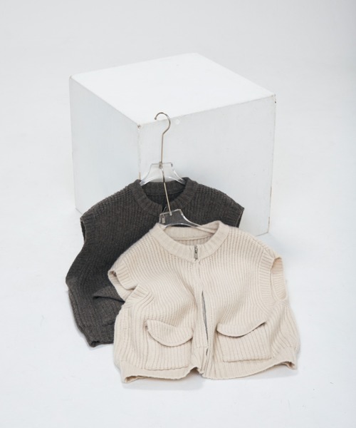 full/fill.(フルフィル)の「pocket wide knit vest / ポケット付きワイドニットベスト(ベスト・レディース・ダークグレー/アイボリー・FREE)」の20枚目の写真
