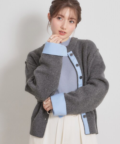 couture brooch(クチュールブローチ)の「シャツレイヤード風カーディガン(カーディガン/ボレロ・レディース・グレー/オフホワイト/ダークグレー・38)」の3枚目の写真