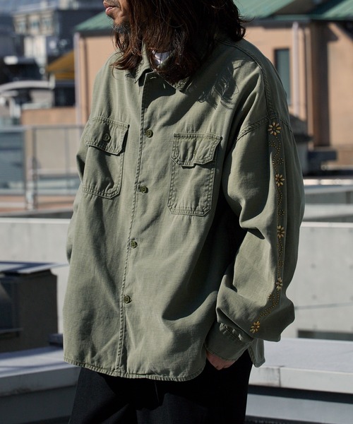 REMI RELIEF（レミレリーフ）の「REMI RELIEF/レミレリーフ WIDE MILITARY SHIRT (袖：スタッズ) ラウンドヘム ワイドシャツ 2026年春夏（シャツ/ブラウス・メンズ・カーキ・M/L/XL）」の21枚目の写真