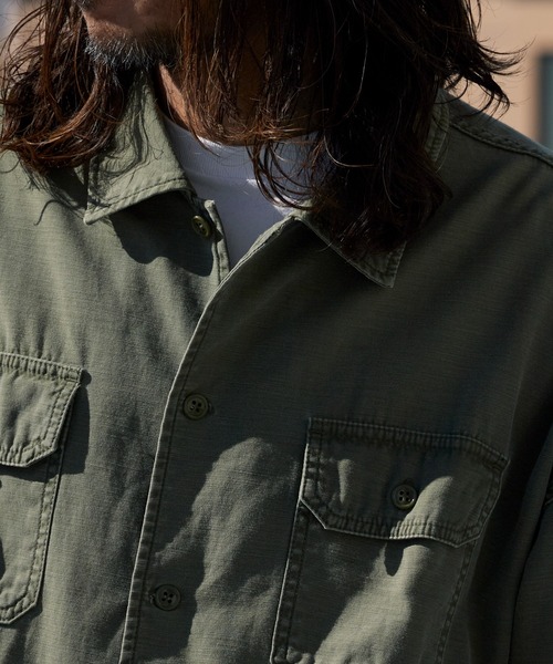 REMI RELIEF（レミレリーフ）の「REMI RELIEF/レミレリーフ WIDE MILITARY SHIRT (袖：スタッズ) ラウンドヘム ワイドシャツ 2026年春夏（シャツ/ブラウス・メンズ・カーキ・M/L/XL）」の16枚目の写真