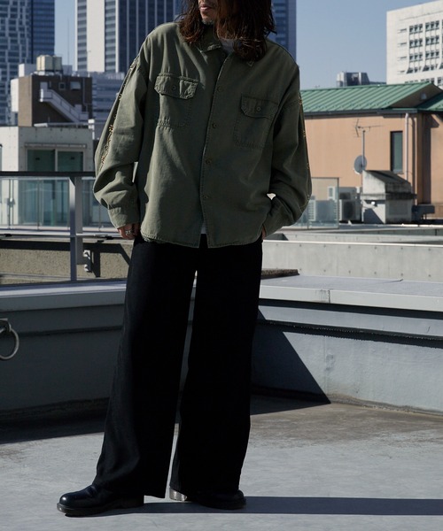 REMI RELIEF（レミレリーフ）の「REMI RELIEF/レミレリーフ WIDE MILITARY SHIRT (袖：スタッズ) ラウンドヘム ワイドシャツ 2026年春夏（シャツ/ブラウス・メンズ・カーキ・M/L/XL）」の14枚目の写真
