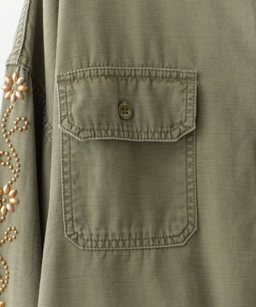 REMI RELIEF（レミレリーフ）の「REMI RELIEF/レミレリーフ WIDE MILITARY SHIRT (袖：スタッズ) ラウンドヘム ワイドシャツ 2026年春夏（シャツ/ブラウス・メンズ・カーキ・M/L/XL）」の11枚目の写真