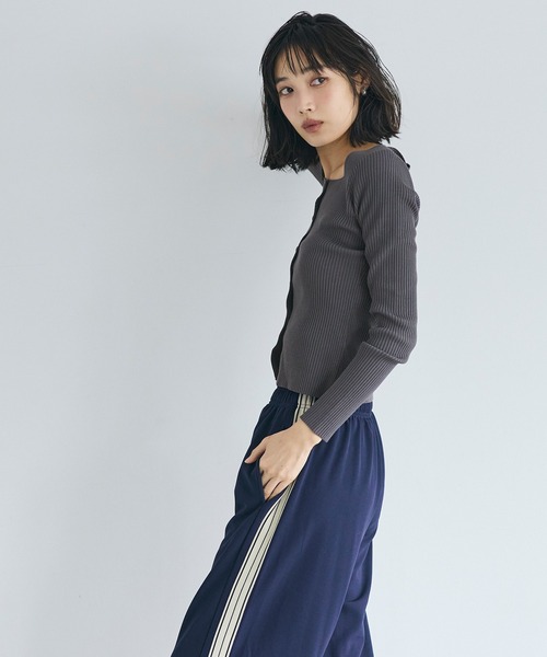 coca(coca)(コカ)の「スクエアニットボタントップス(ニット/セーター・レディース・チャコール/ブラック・L/M/S)」の8枚目の写真