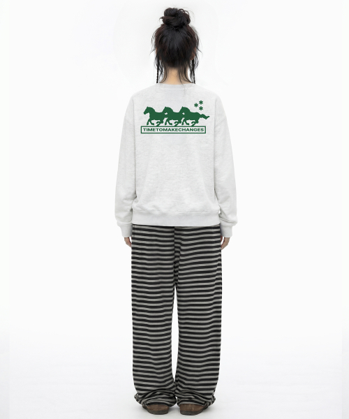 GRAVER（グレーバー）の「[ユニセックス]3 HORSE スウェット_5カラー（スウェット・レディース・ホワイト/ブラック/ネイビー/ブラウン/グレー・SMALL/MEDIUM/LARGE）」の13枚目の写真