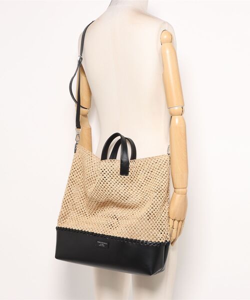 CHRISTIAN VILLA(クリスチャンヴィラ)の「【CHRISTIAN VILLA】メッシュコンビレザーワイドバッグ(Q66319)(ハンドバッグ・レディース・ホワイト系その他/ブラック系その他・ALL)」の8枚目の写真