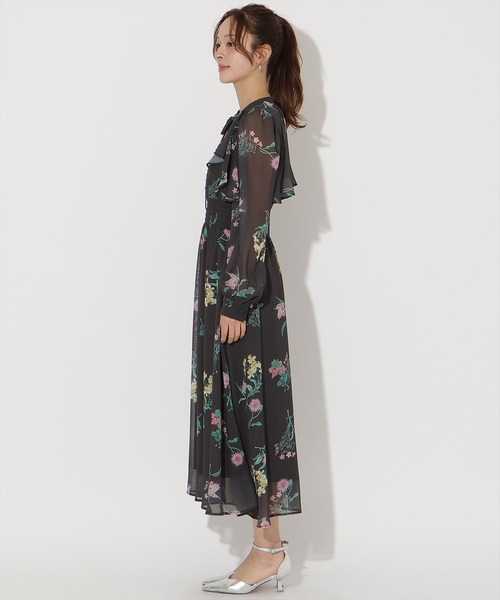 AND COUTURE(アンドクチュール)の「フリルケープフラワープリントワンピース(ワンピース・レディース・アイボリー/ブラック/ライトグリーン・FREE)」の15枚目の写真