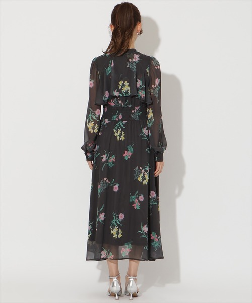 AND COUTURE(アンドクチュール)の「フリルケープフラワープリントワンピース(ワンピース・レディース・アイボリー/ブラック/ライトグリーン・FREE)」の16枚目の写真