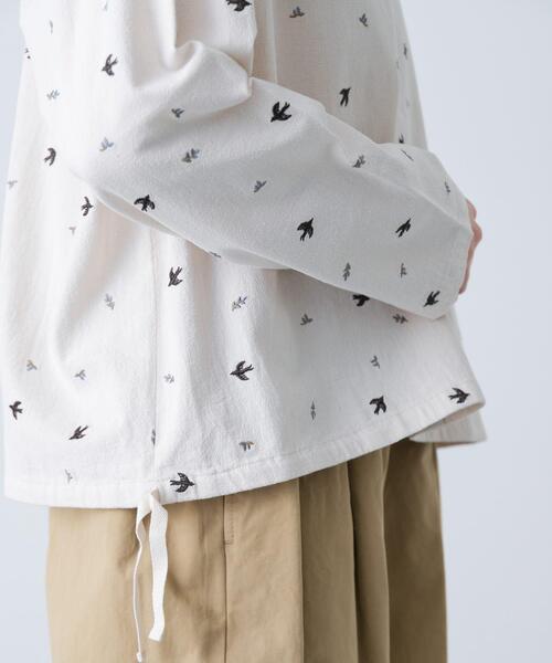 かぐれ（カグレ）の「ツバメ刺繍ブラウス（シャツ/ブラウス・レディース・アイボリー/ブラック・FREE）」の13枚目の写真