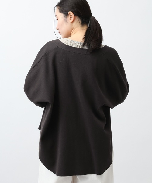 studio CLIP(スタディオクリップ)の「《natural by clip》12ゲージサークルVネックカーディガン(カーディガン/ボレロ・レディース・ブルー/チャコール/アイボリー・FREE)」の8枚目の写真