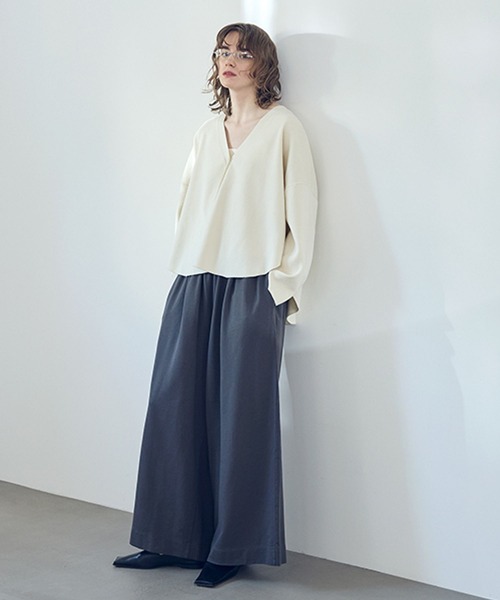 studio CLIP(スタディオクリップ)の「《natural by clip》12ゲージサークルVネックカーディガン(カーディガン/ボレロ・レディース・ブルー/チャコール/アイボリー・FREE)」の16枚目の写真