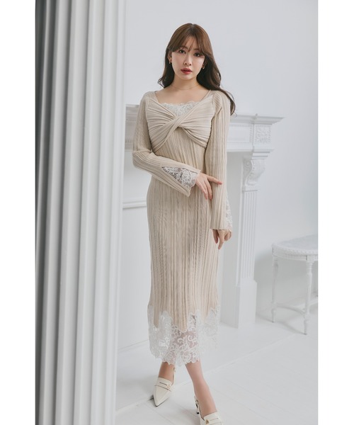 Her lip to(ハーリップトゥー)の「Lilou Lace Hem Knit Dress(ワンピース・レディース・ベージュ系・S/M)」の2枚目の写真