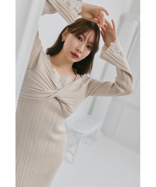 Her lip to(ハーリップトゥー)の「Lilou Lace Hem Knit Dress(ワンピース・レディース・ベージュ系・S/M)」の3枚目の写真