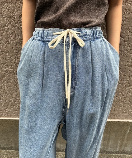 AIC.(エーアイシー)の「接触冷感テンセルデニムイージーパンツ(デニムパンツ・レディース・ブラック/ブルー・FREE)」の17枚目の写真