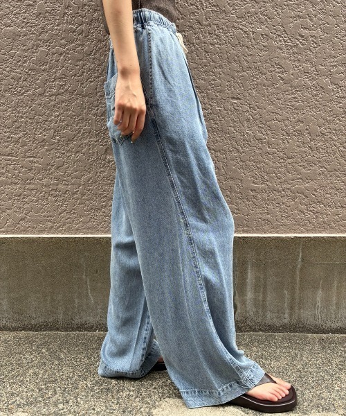 AIC.(エーアイシー)の「接触冷感テンセルデニムイージーパンツ(デニムパンツ・レディース・ブラック/ブルー・FREE)」の10枚目の写真