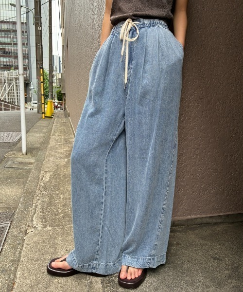 AIC.(エーアイシー)の「接触冷感テンセルデニムイージーパンツ(デニムパンツ・レディース・ブラック/ブルー・FREE)」の9枚目の写真
