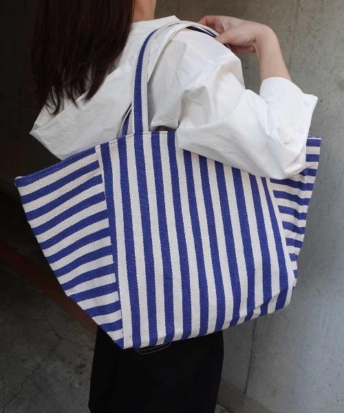 CORNERS(コーナーズ)の「ストライプトートバッグ(トートバッグ・レディース・ブルー/ブラック・FREE)」の2枚目の写真