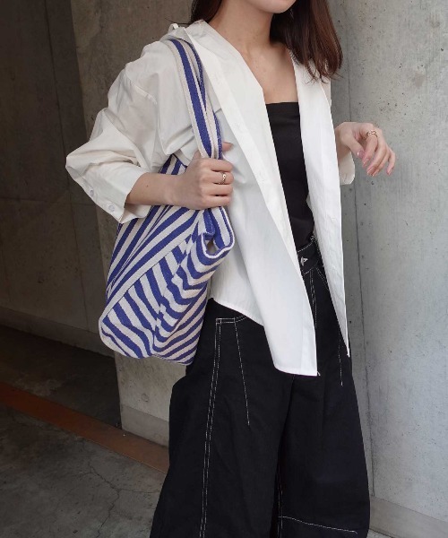 CORNERS(コーナーズ)の「ストライプトートバッグ(トートバッグ・レディース・ブルー/ブラック・FREE)」の4枚目の写真