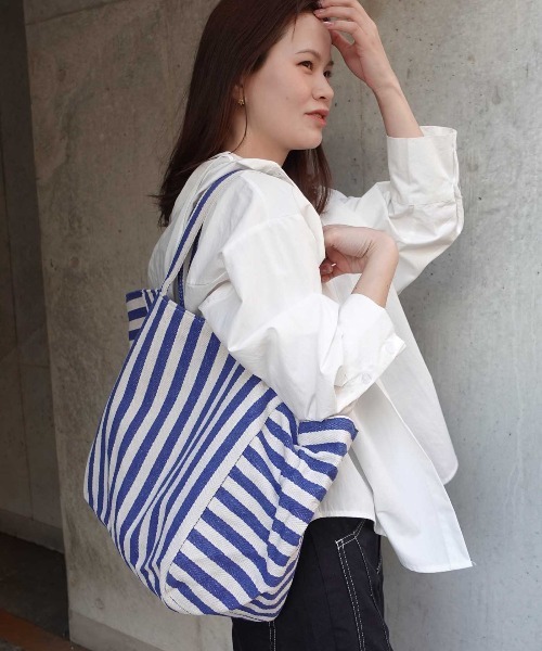 CORNERS(コーナーズ)の「ストライプトートバッグ(トートバッグ・レディース・ブルー/ブラック・FREE)」の5枚目の写真