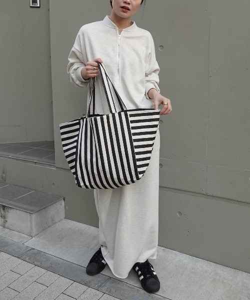 CORNERS(コーナーズ)の「ストライプトートバッグ(トートバッグ・レディース・ブルー/ブラック・FREE)」の7枚目の写真