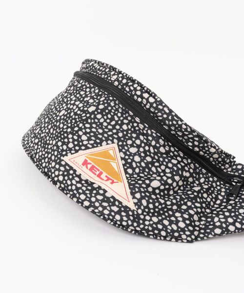 TSURUYA（ツルヤ）の「《KELTY》DP MINI FANNY（ボディバッグ/ウエストポーチ・メンズ・ブラック/ブルー/ゴールド/ベージュ・フリー）」の6枚目の写真
