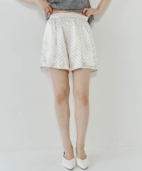 VION(ヴィオン)の「ミニマルドットイージーショートパンツ / Minimal Dot Easy Short Pants(その他パンツ・レディース・ホワイト/ブラック・M/S)」の1枚目の写真