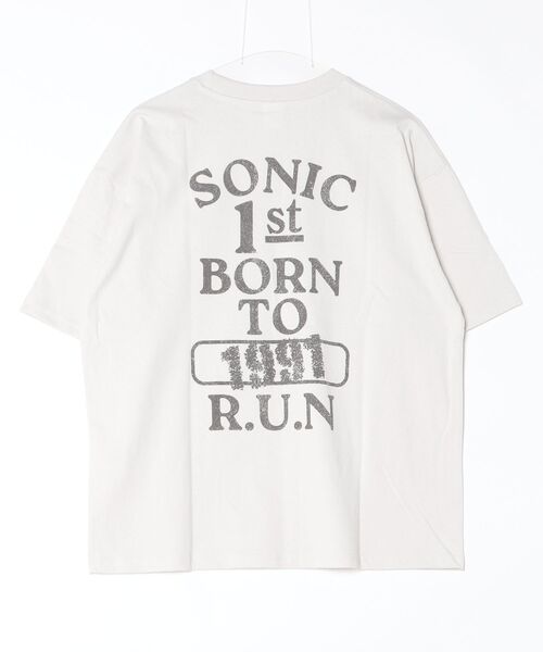 ALWAYS GOOD TIME(オルウェイズグッドタイム)の「【SONIC/ソニック】ヴィンテージライクUSD加工プリント半袖Tシャツ / レトロゲームデザインTシャツ/ユニセックス(Tシャツ/カットソー・メンズ・アイボリー/ブラック系その他/ホワイト系その他/スミクロ・M/LL/L)」の8枚目の写真