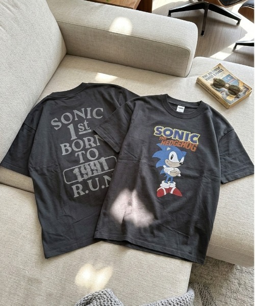 ALWAYS GOOD TIME(オルウェイズグッドタイム)の「【SONIC/ソニック】ヴィンテージライクUSD加工プリント半袖Tシャツ / レトロゲームデザインTシャツ/ユニセックス(Tシャツ/カットソー・メンズ・アイボリー/ブラック系その他/ホワイト系その他/スミクロ・M/LL/L)」の4枚目の写真
