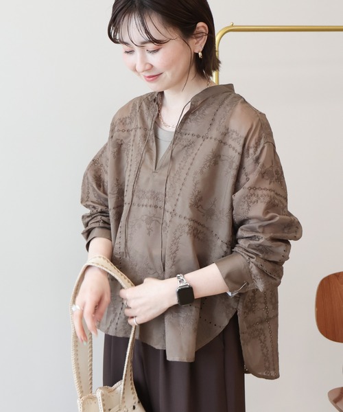 AMERICAN HOLIC(アメリカンホリック)の「スキッパーレースブラウス(シャツ/ブラウス・レディース・モカ/オフホワイト/ブラック・L/M)」の3枚目の写真