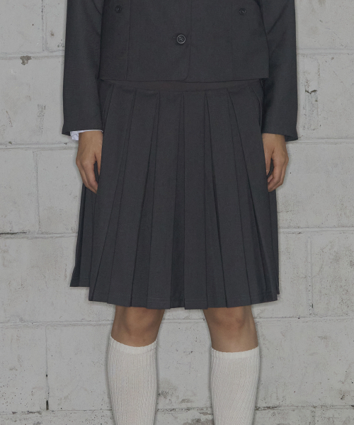 FANCY CLUB（ファンシークラブ）の「クラシックバックルプリーツミディスカート(GRAY) F25ZD970（スカート・レディース・その他・ONE）」の2枚目の写真