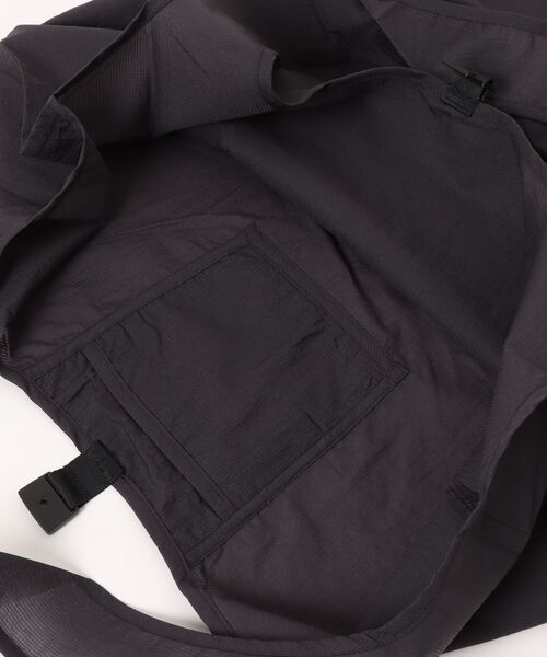 Gramicci（グラミチ）の「【RES】【GRAMICCI】ULTRA-LIGHT SHOPPER（トートバッグ・メンズ・ブラック/ライトグリーン・FREE）」の7枚目の写真