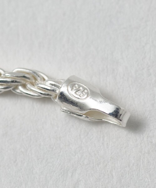 BEAUTY&YOUTH UNITED ARROWS（ビューティーアンドユースユナイテッドアローズ）の「SILVER925 ツイスト ブレスレット（ブレスレット・メンズ・シルバー・FREE）」の2枚目の写真