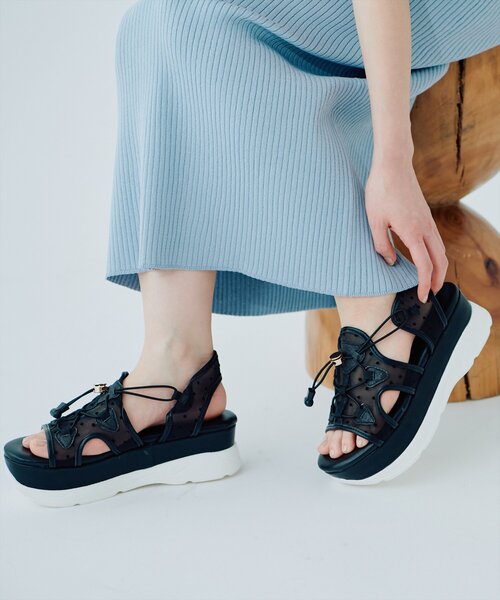 natural couture（ナチュラルクチュール）の「チュールスポサン（サンダル・レディース・オフホワイト/ピンクベージュ/ブラック・MEDIUM/LARGE）」の2枚目の写真